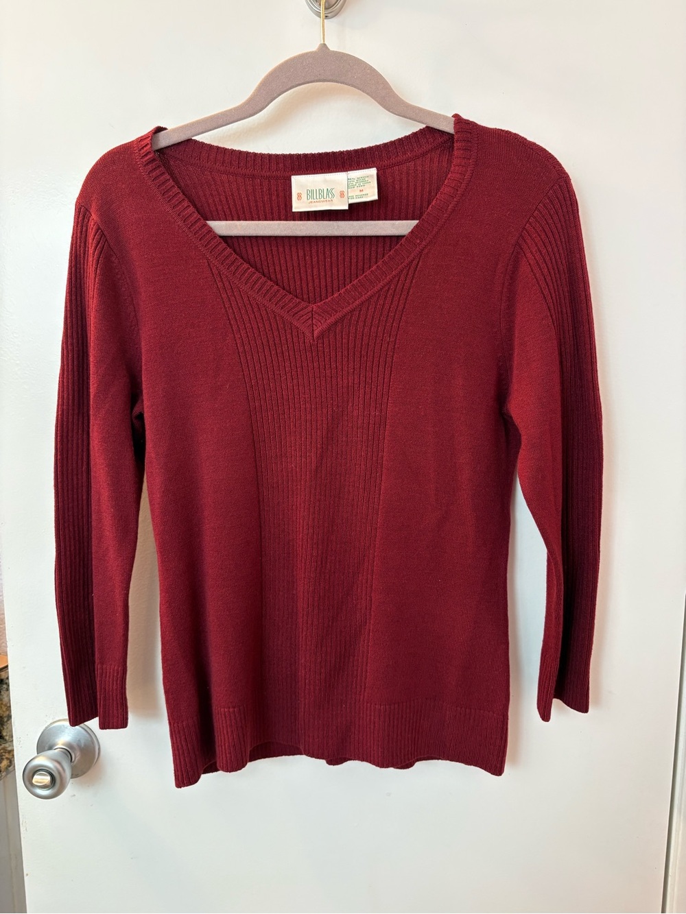 Vintage Bill Blass v-neck sweater Size M/NWOT